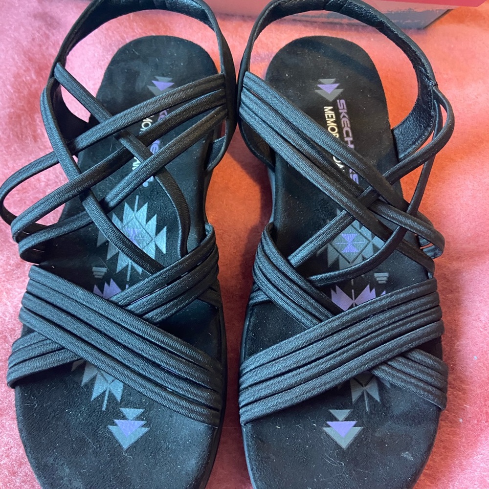 Sketchers sandals